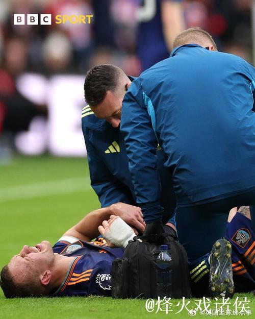 纽卡后卫伯恩因肺穿孔及肋骨骨折缺阵六周，球队后防告急仅剩四人。